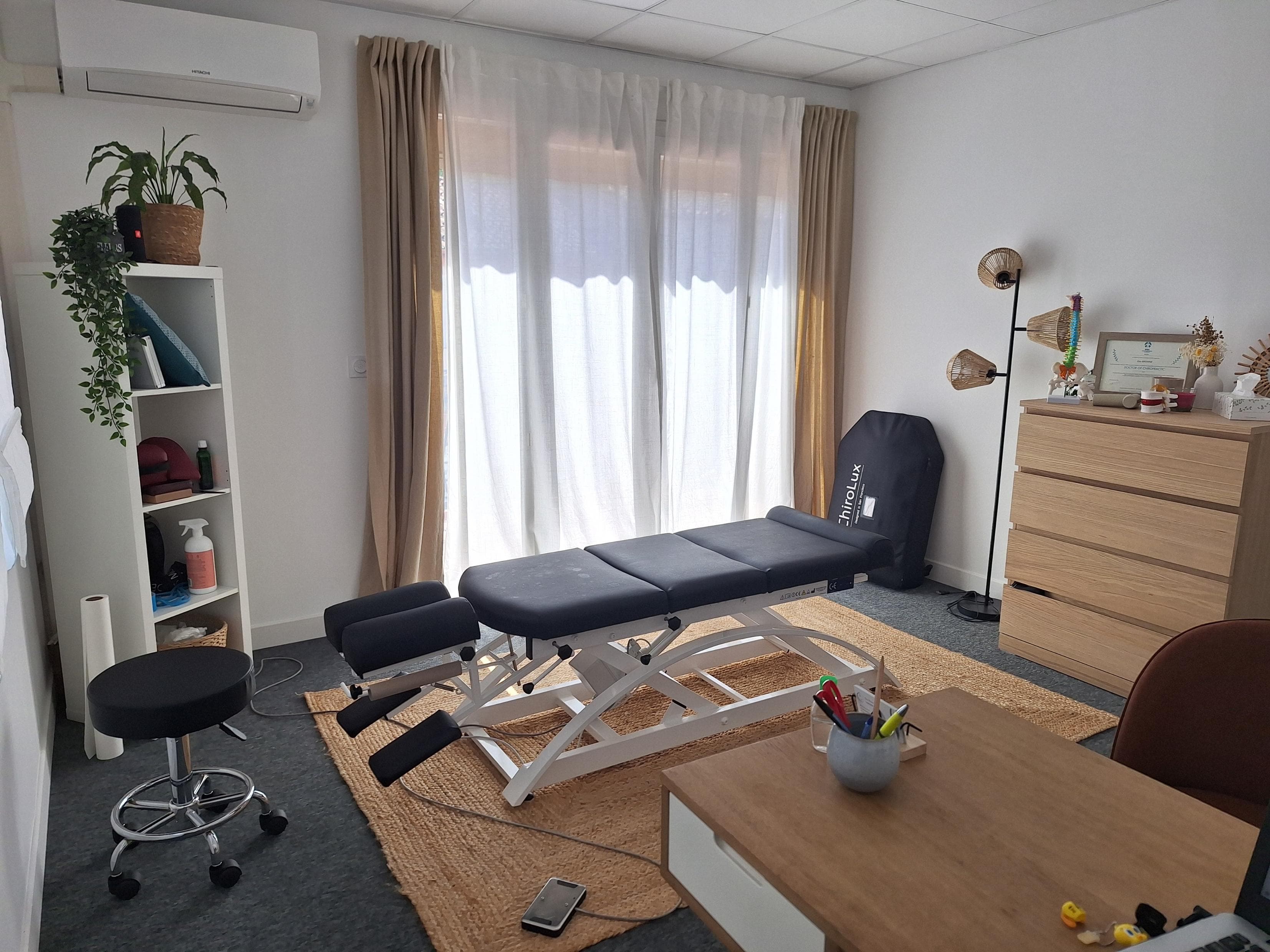La salle de soin du cabinet de chiropraxie à Peymeinade